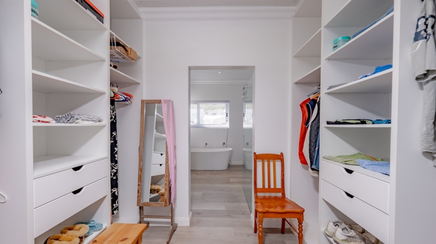 4 Bedroom Property for Sale in Agulhas Western Cape